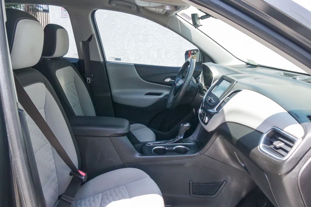 Thumbnail: 2018 Chevrolet Equinox - 9