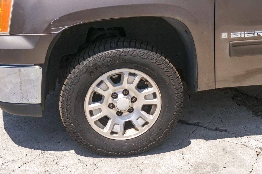 Thumbnail: 2007 GMC Sierra 1500 - 6