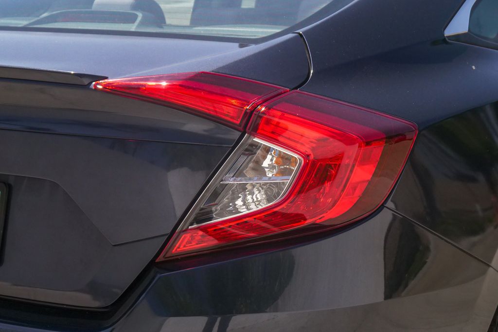 Thumbnail: 2017 Honda Civic - 12