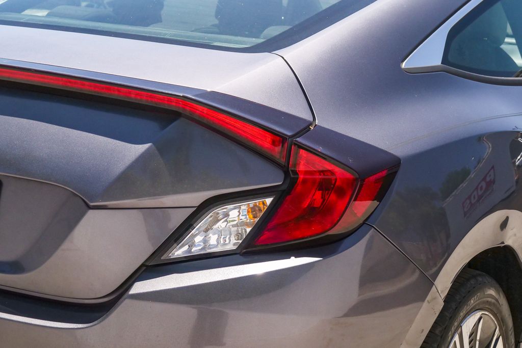 Thumbnail: 2016 Honda Civic - 12