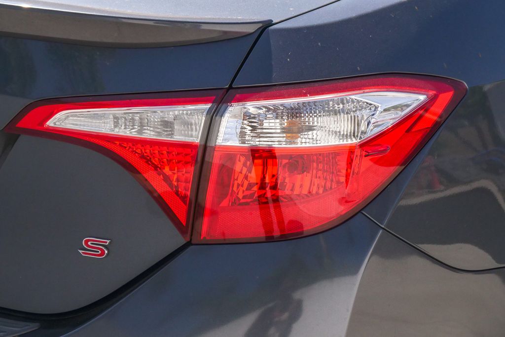 Thumbnail: 2016 Toyota Corolla - 12