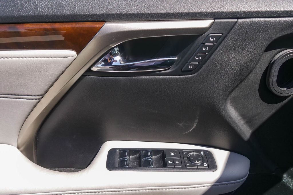 Thumbnail: 2016 Lexus RX - 21
