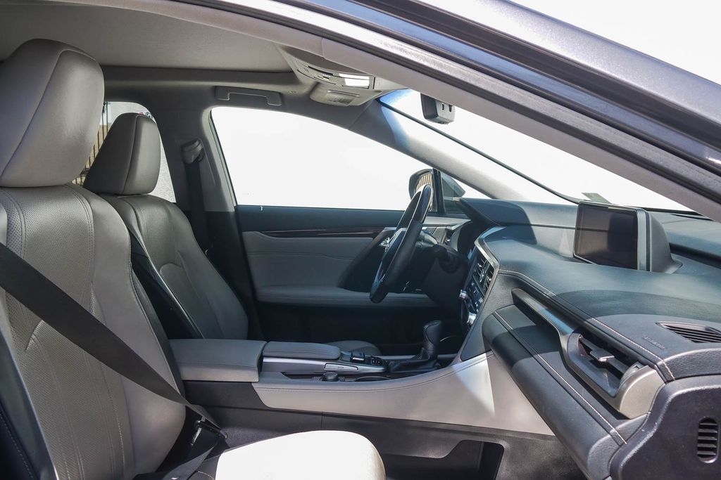 Thumbnail: 2016 Lexus RX - 9