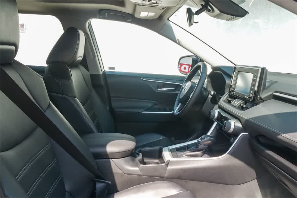 Thumbnail: 2022 Toyota RAV4 - 10