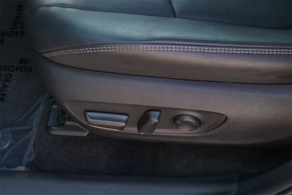 Thumbnail: 2022 Toyota RAV4 - 23
