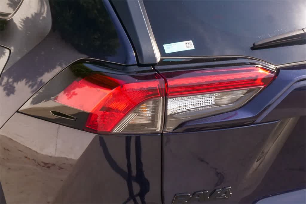Thumbnail: 2022 Toyota RAV4 - 21