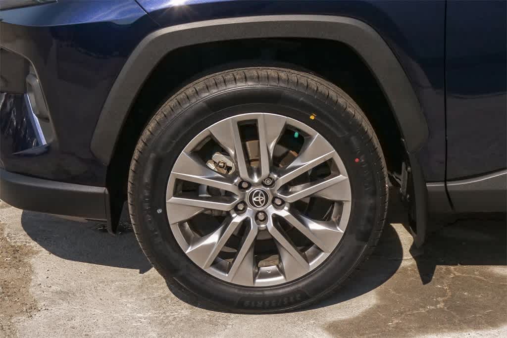Thumbnail: 2022 Toyota RAV4 - 7