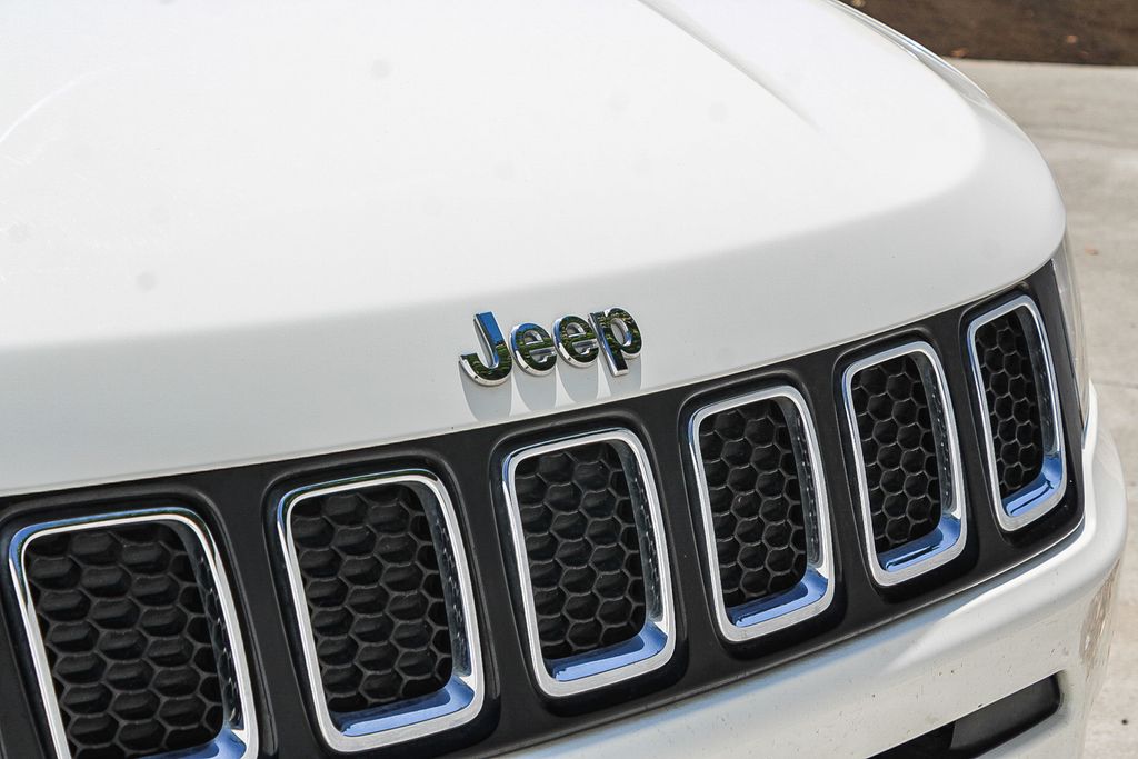 Thumbnail: 2019 Jeep Compass - 12