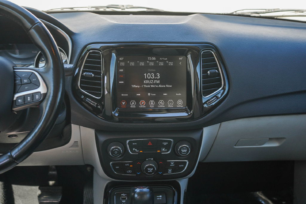 Thumbnail: 2021 Jeep Compass - 13