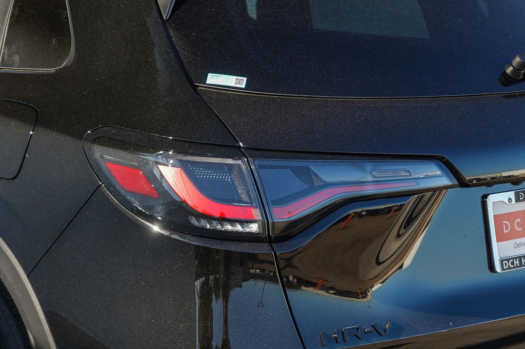 Thumbnail: 2027 Honda HR-V - 17