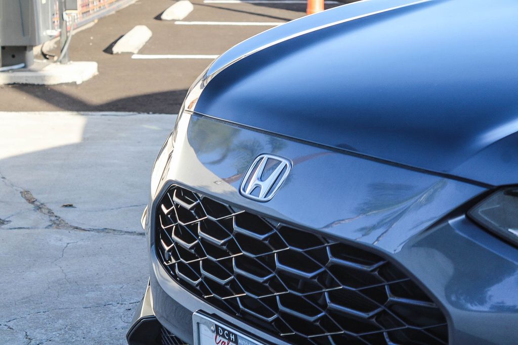 Thumbnail: 2025 Honda HR-V - 5
