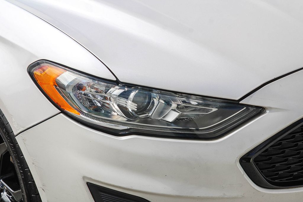 Thumbnail: 2020 Ford Fusion - 21
