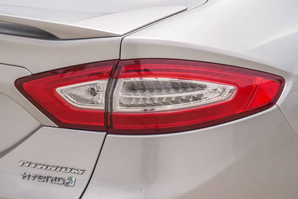 Thumbnail: 2016 Ford Fusion - 13