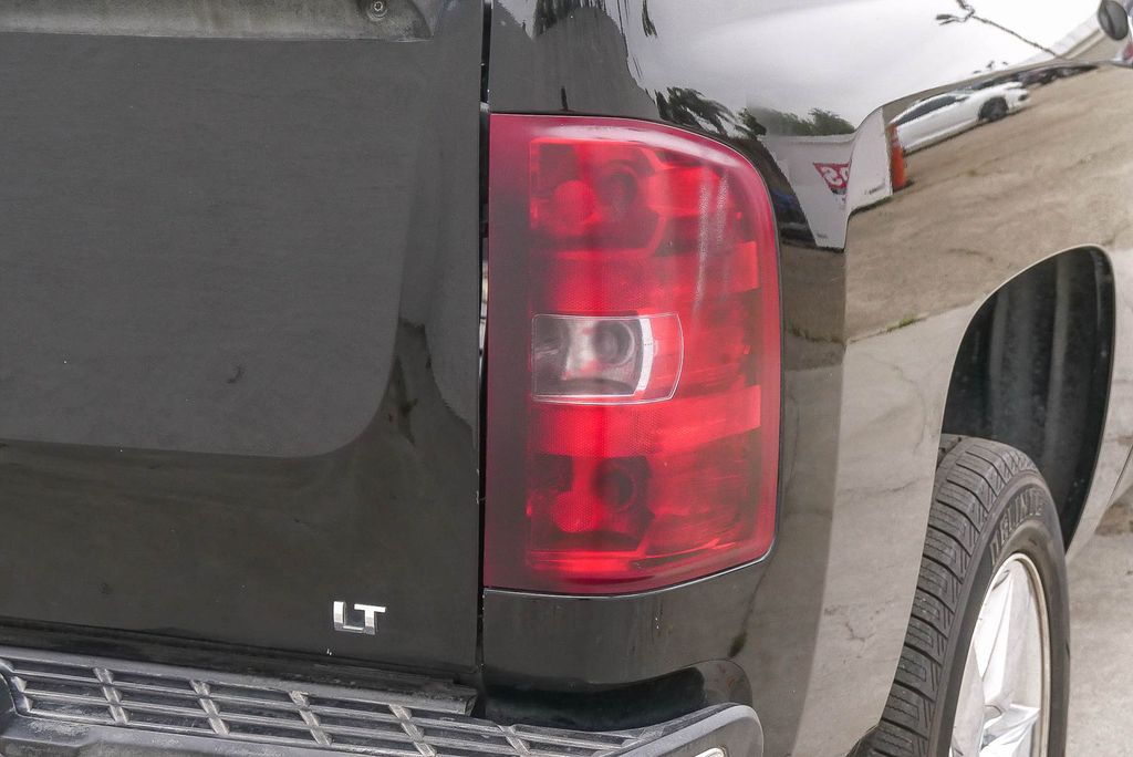 Thumbnail: 2011 Chevrolet Silverado 1500 - 12