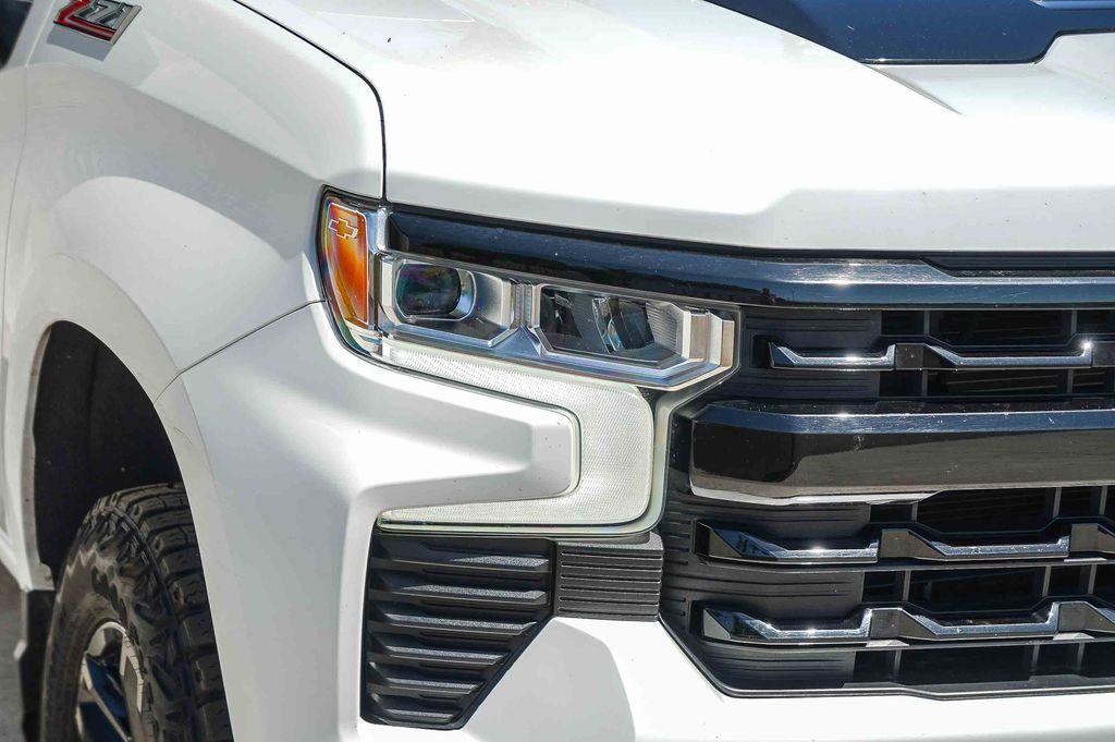 Thumbnail: 2022 Chevrolet Silverado 1500 - 7