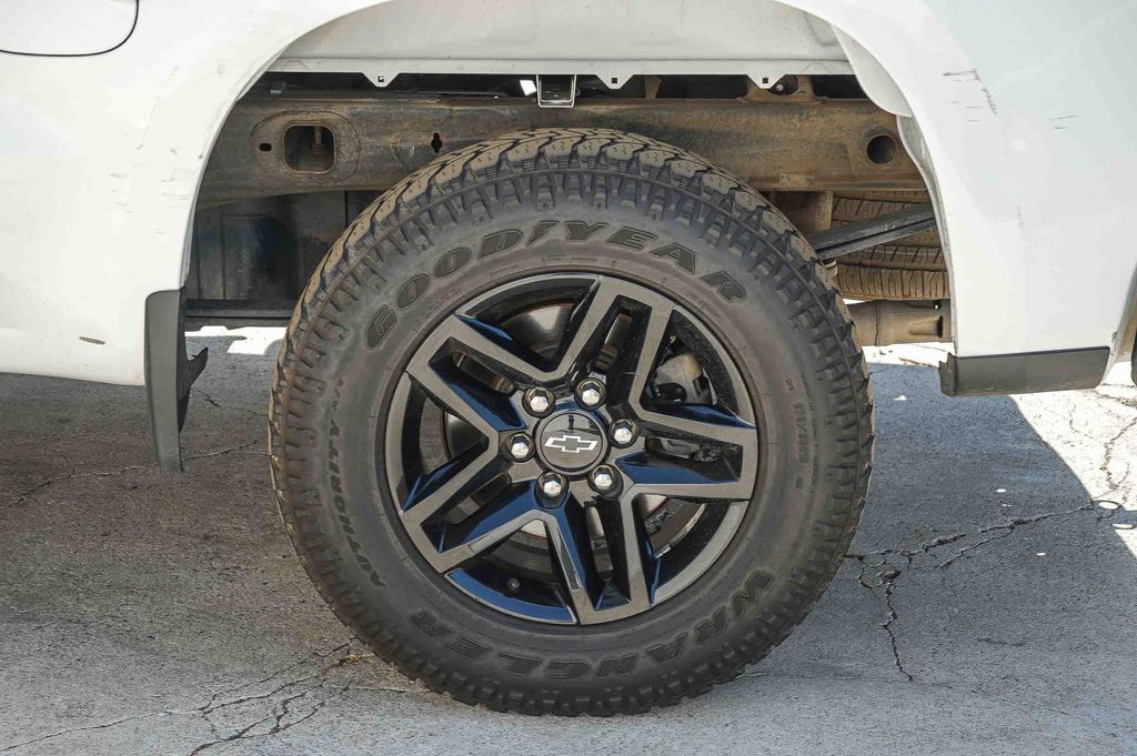 Thumbnail: 2022 Chevrolet Silverado 1500 - 5