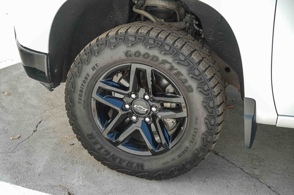 Thumbnail: 2022 Chevrolet Silverado 1500 - 11