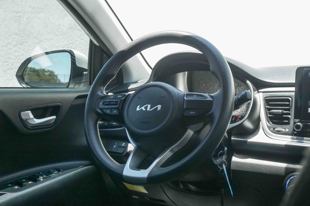 Thumbnail: 2023 Kia Rio - 11