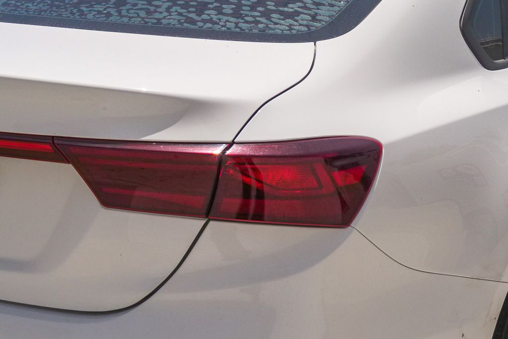 Thumbnail: 2019 Kia Forte - 12