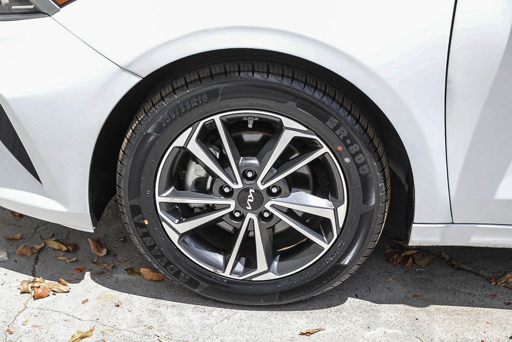 Thumbnail: 2024 Kia Forte - 6