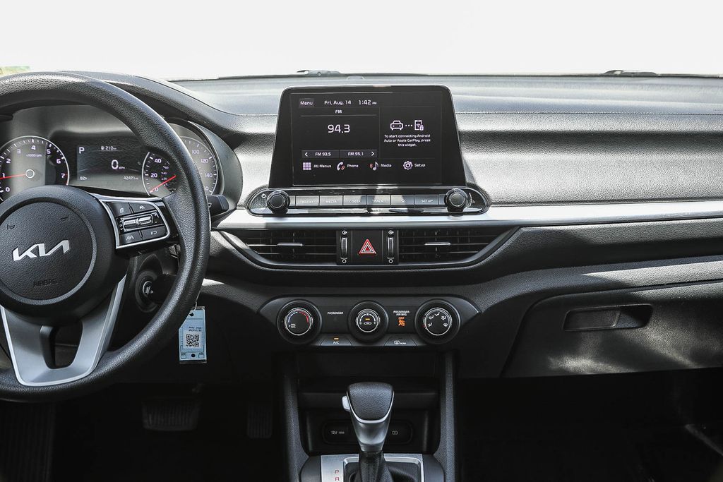 Thumbnail: 2024 Kia Forte - 8