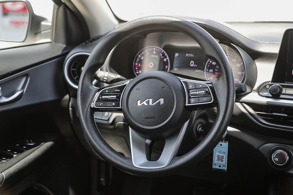 Thumbnail: 2024 Kia Forte - 12