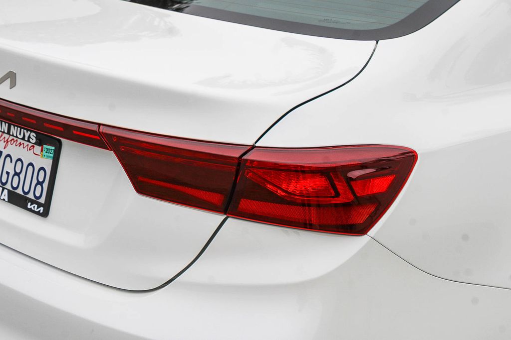 Thumbnail: 2023 Kia Forte - 18