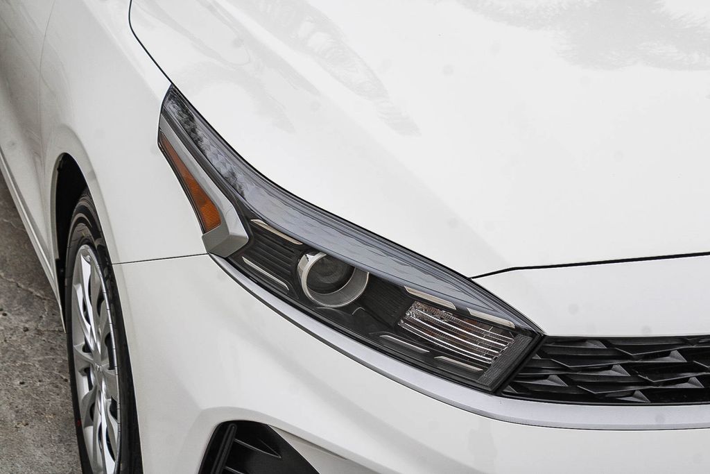 Thumbnail: 2023 Kia Forte - 15