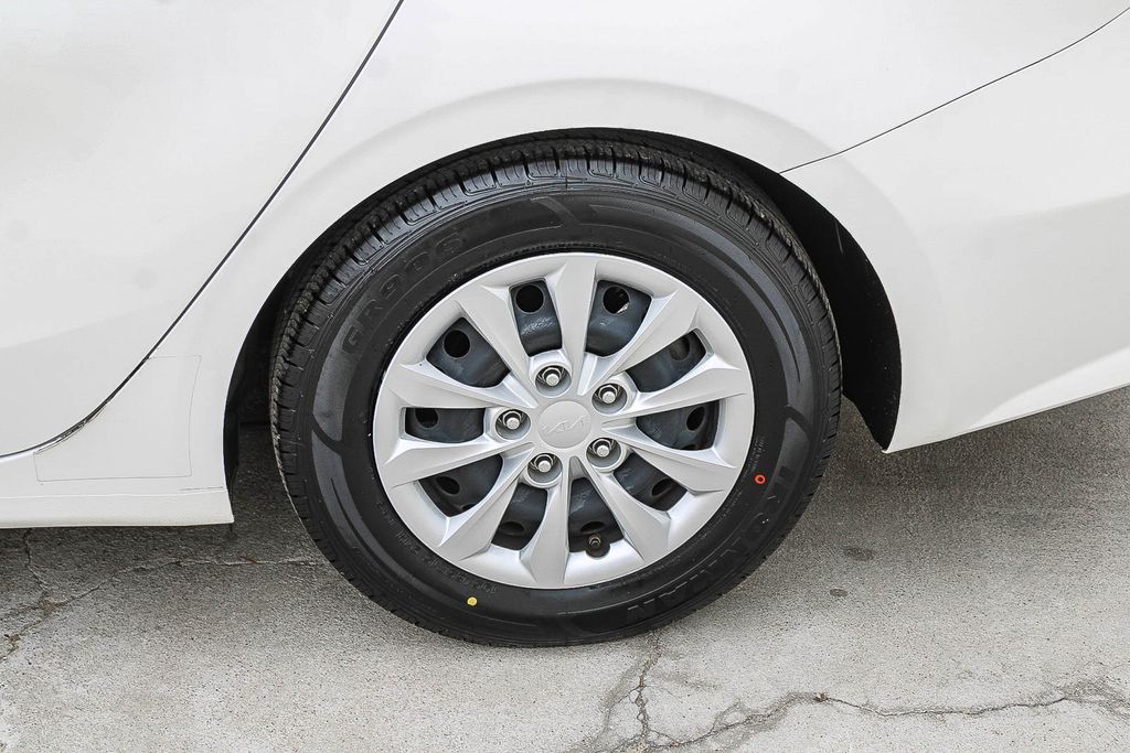Thumbnail: 2023 Kia Forte - 16