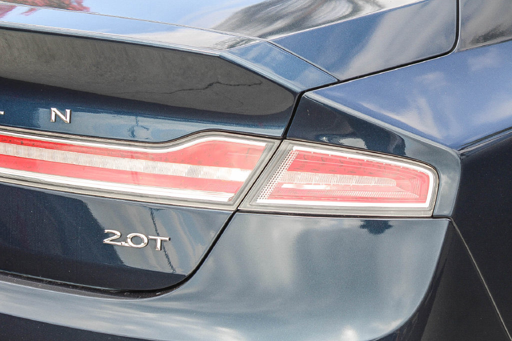 Thumbnail: 2017 Lincoln MKZ - 8