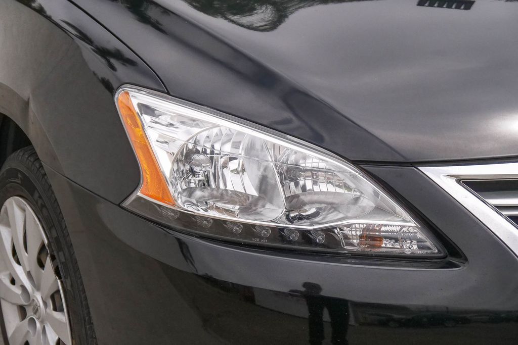 Thumbnail: 2014 Nissan Sentra - 9