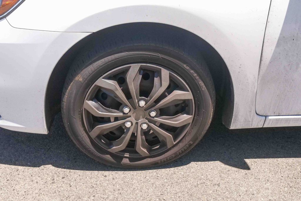 Thumbnail: 2019 Nissan Sentra - 6