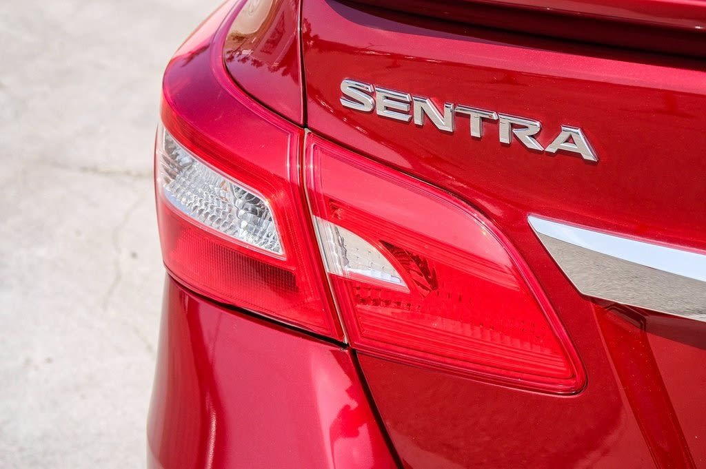2019 Nissan Sentra SV 18