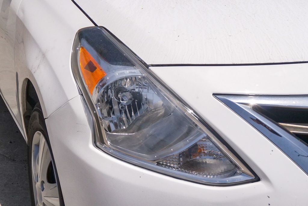 Thumbnail: 2017 Nissan Versa - 9