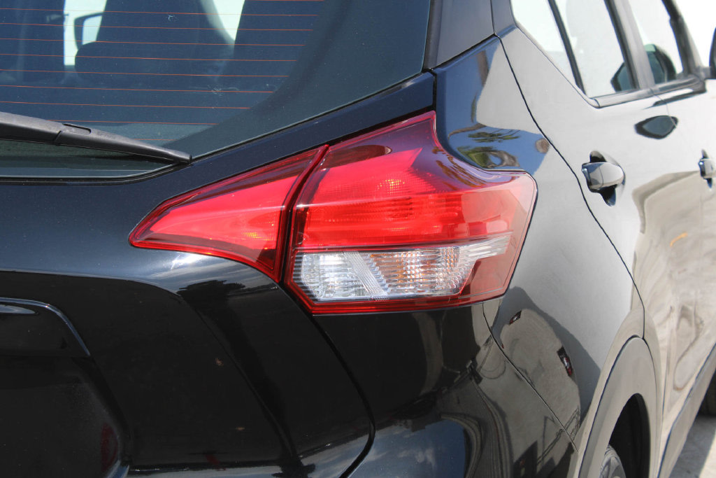 Thumbnail: 2019 Nissan Kicks - 20