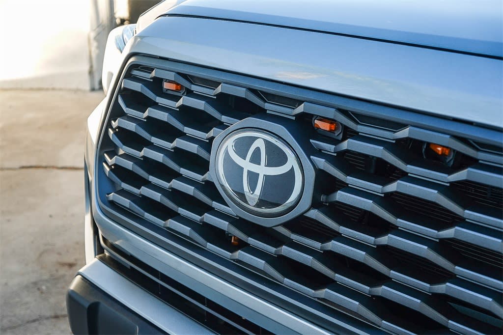 Thumbnail: 2023 Toyota Tacoma - 6