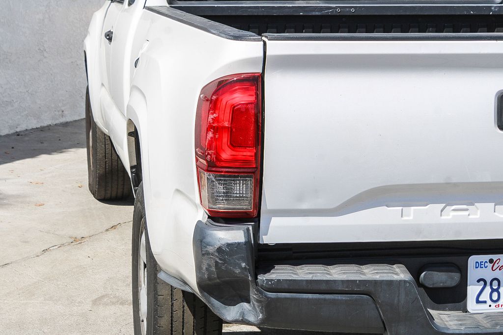 Thumbnail: 2022 Toyota Tacoma - 11