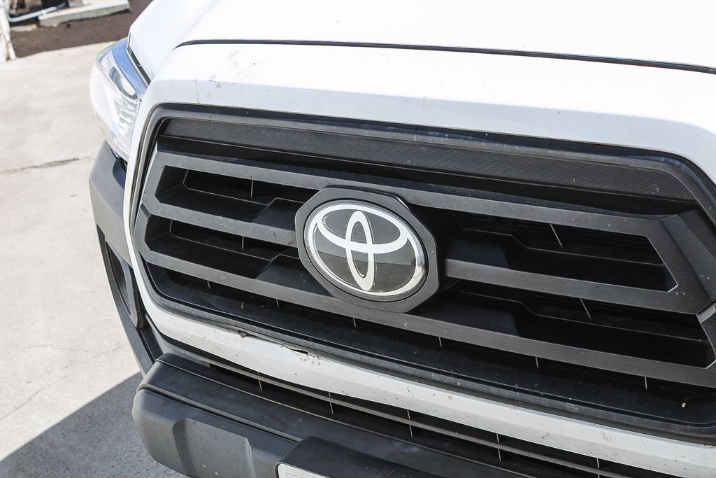 Thumbnail: 2022 Toyota Tacoma - 5