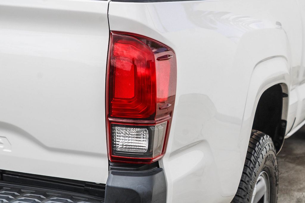 Thumbnail: 2022 Toyota Tacoma - 20