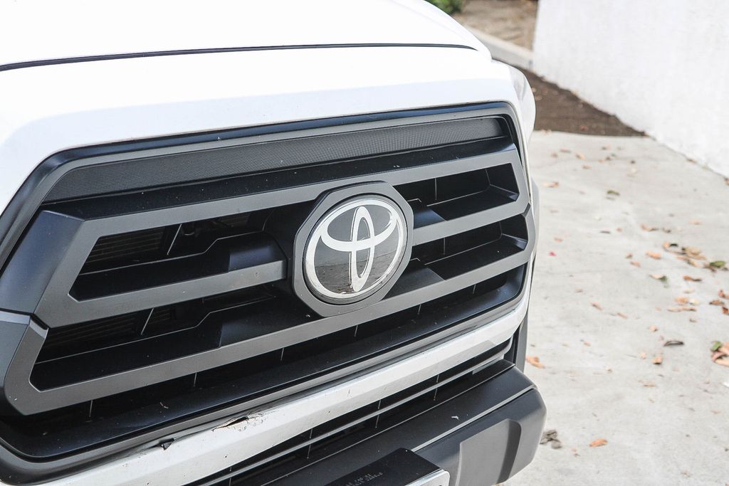 Thumbnail: 2022 Toyota Tacoma - 23
