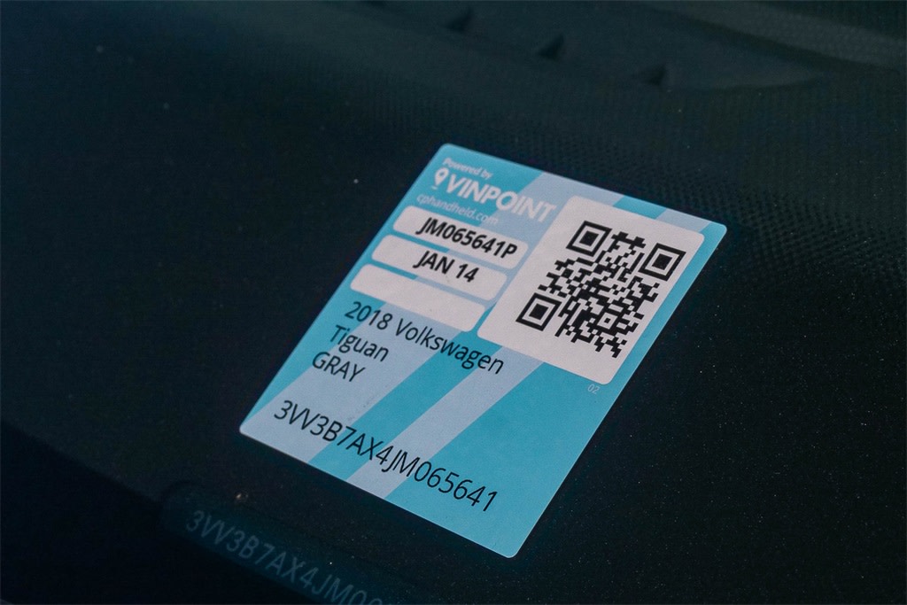 Thumbnail: 2018 Volkswagen Tiguan - 7