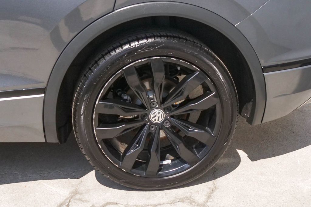 Thumbnail: 2020 Volkswagen Tiguan - 18