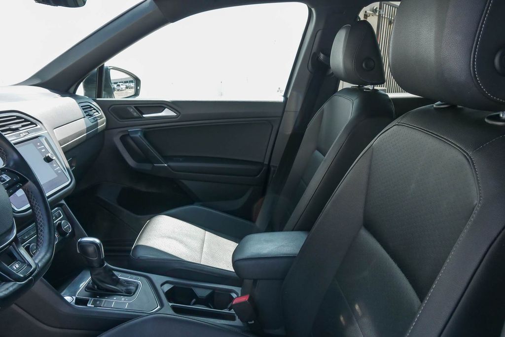 Thumbnail: 2020 Volkswagen Tiguan - 10