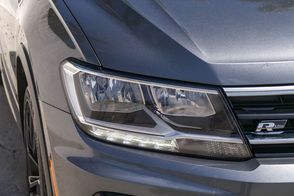 Thumbnail: 2020 Volkswagen Tiguan - 17