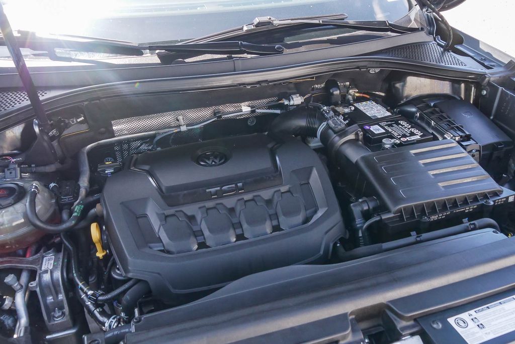 Thumbnail: 2020 Volkswagen Tiguan - 7
