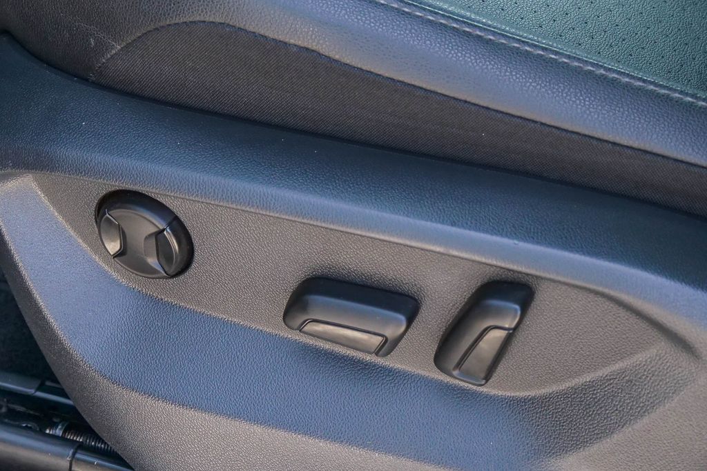 Thumbnail: 2020 Volkswagen Tiguan - 23