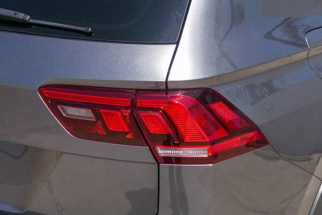 Thumbnail: 2020 Volkswagen Tiguan - 20
