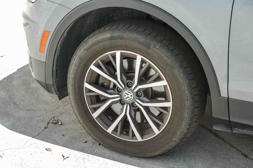 Thumbnail: 2019 Volkswagen Tiguan - 10