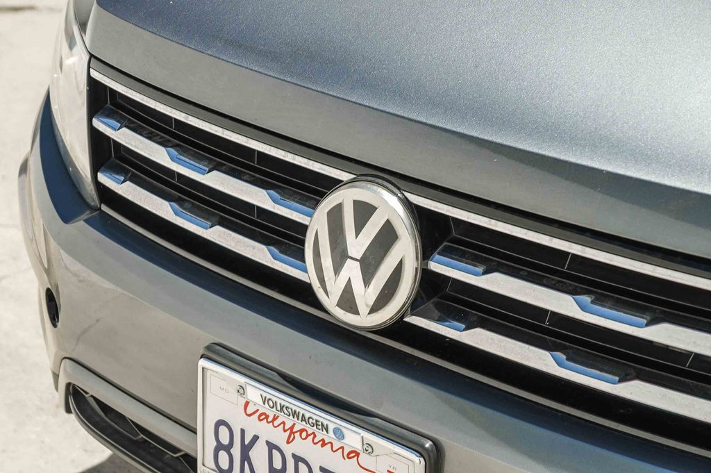 Thumbnail: 2019 Volkswagen Tiguan - 5
