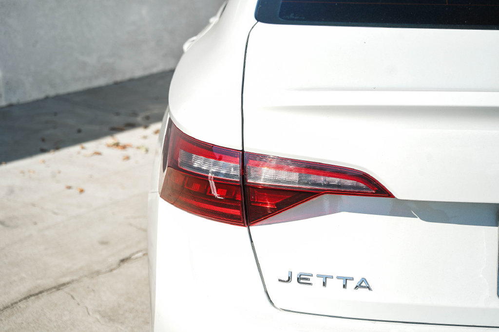 Thumbnail: 2023 Volkswagen Jetta - 11